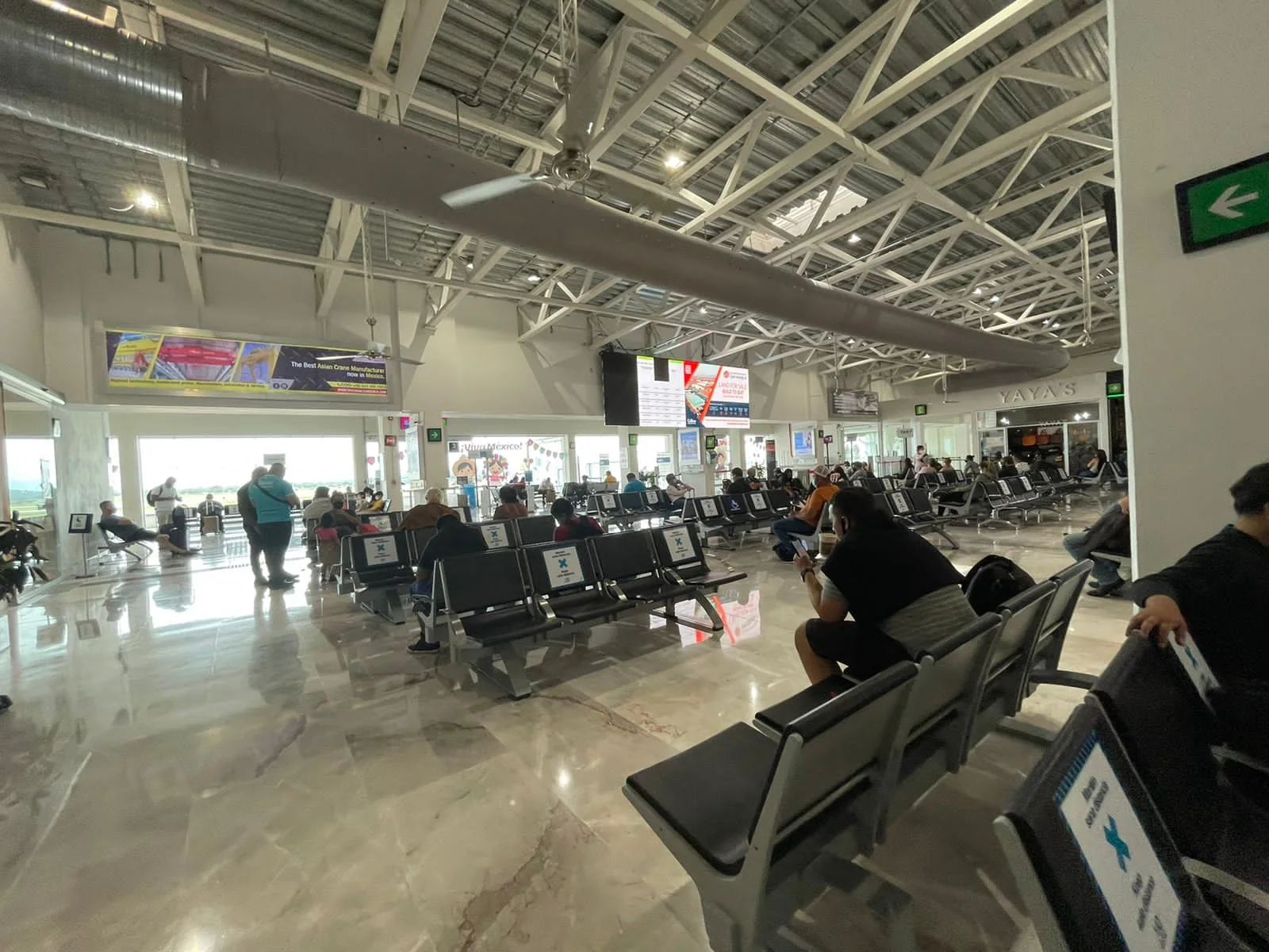 Aeroporto com dutos têxteis